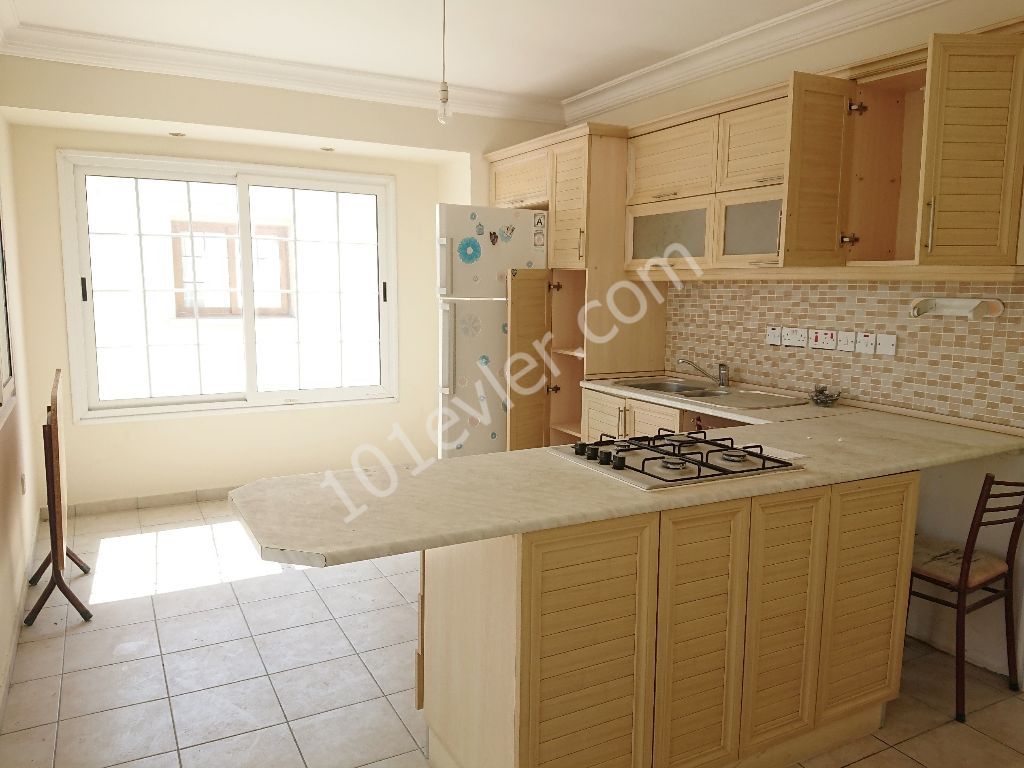 DISCOUNT! 60,000Stg! A Spacious Spacious 2 + 1 Investment 2-Bathroom APARTMENT FOR SALE in the Center of Kyrenia! ** 