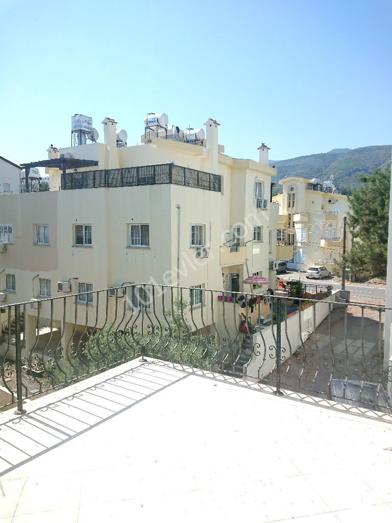 DISCOUNT! 60,000Stg! A Spacious Spacious 2 + 1 Investment 2-Bathroom APARTMENT FOR SALE in the Center of Kyrenia! ** 