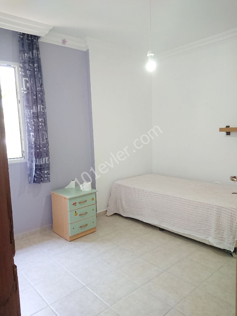 Girne'nin Ortak Havuzlu Popüler Sitesi PATARA da 1 DEPOZİTO! 3+1 Eşyalı Kiralık daire AİDAT DAHİL 3500TL! ! 