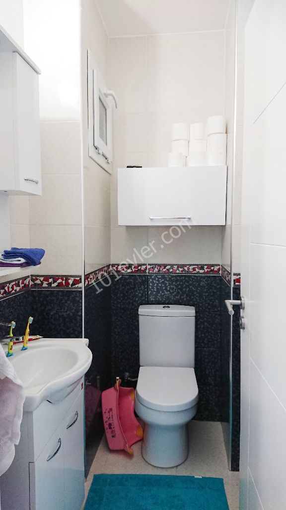 Immaculate 3+1 Apartment FOR SALE with or WITHOUT Turkish Title Deed, within Walking Distance of Durak -Market-Cafe Bazaar in Kyrenia Central! ** 