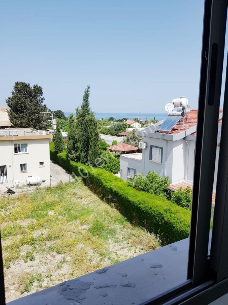 2 1 + 1 Apartments for sale in Zeytinlik, a 1-minute walk from the main road! ** 