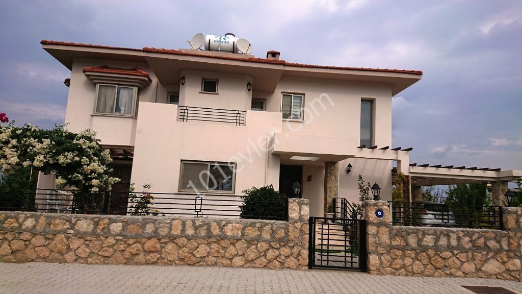 Половина строительства Продается in Çatalköy, Кирения