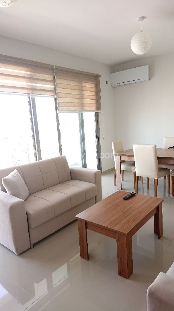 Girne Merkez'de Servis Güzergahına ve Markete Yakın, Yeni, Asansörlü binada 3+1 Kiralık Yarı Penthouse !