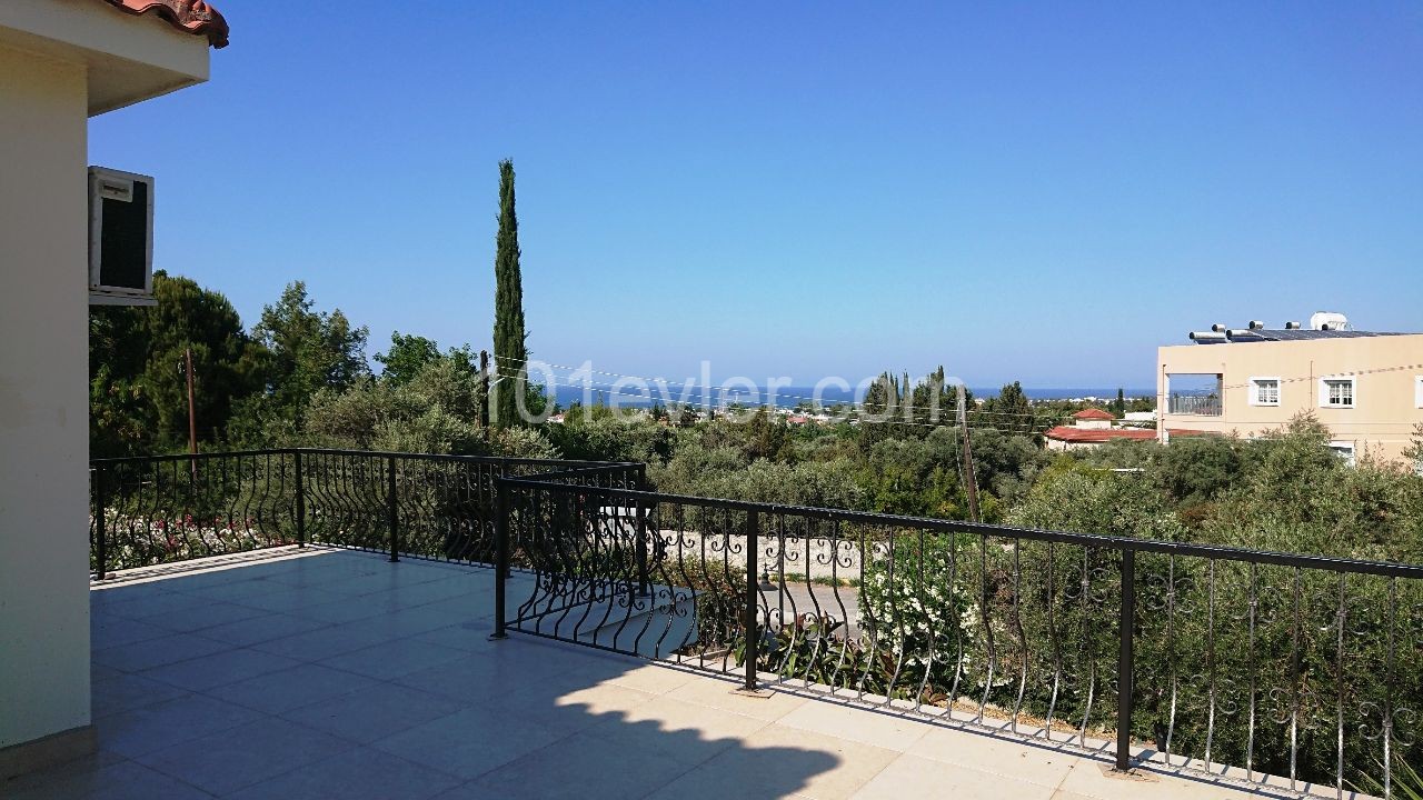 A Villa for Sale with a 3 + 1 Communal Pool with a Well-groomed Mountain Sea View in Edremit! ** 