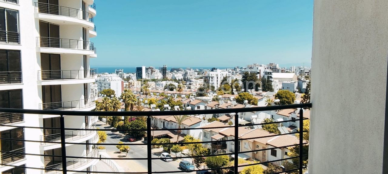 Girne'nin Çevre Yoluna Çıkan Modern Gelişmiş Bölgesinde Prestijli Yeni Rezidans Binasında Kiralık ve Satılık 1+1 