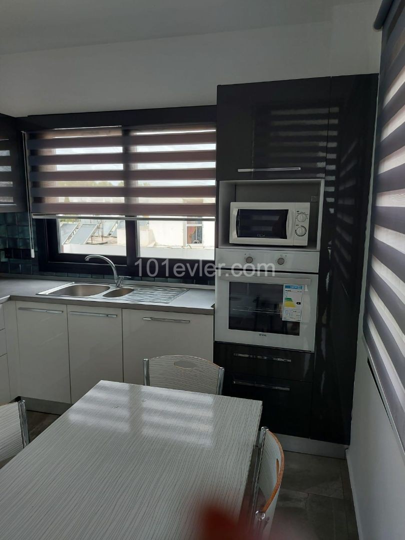 Girne Merkezde asansörlü binada 2+1 kiralık daire