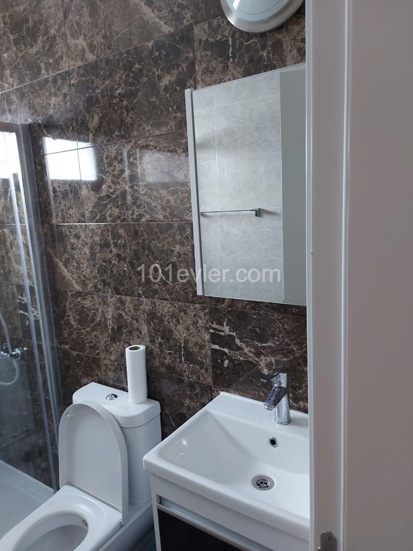 Girne Merkezde asansörlü binada 2+1 kiralık daire