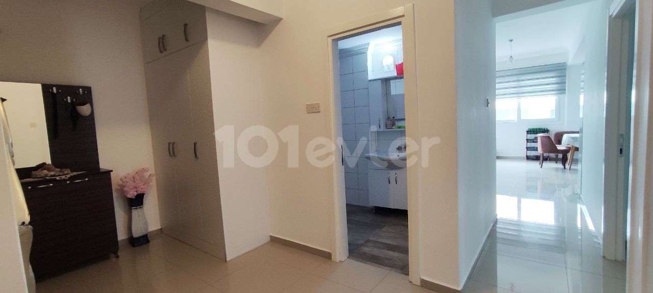 ** Ermäßigter Preis* * 145m2 im Zentrum von Kyrenia-3+1 Türkische Eigentumswohnung super gepflegte Wohnung zum Verkauf! ** 