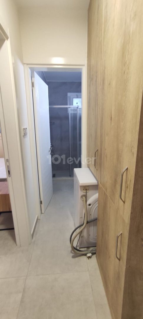 Girne Merkezde Anayola Servislere 5dk yürüme mesafesinde Kiralık 1+1 