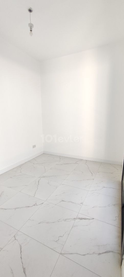 2+1 Wohnungen mit Berg / Meerblick zu verkaufen in Alsancak ab 85, 000Stg.! ** 