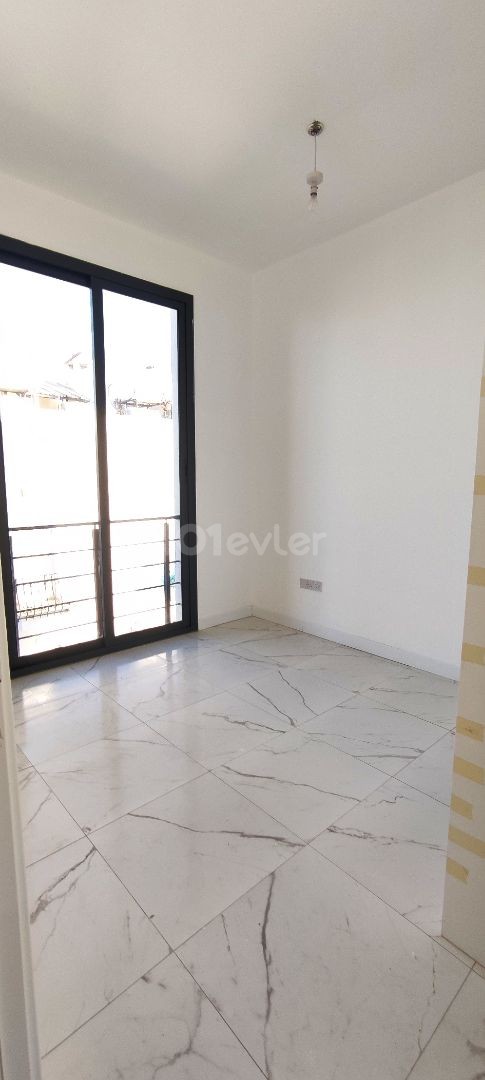 2+1 Wohnungen mit Berg / Meerblick zu verkaufen in Alsancak ab 85, 000Stg.! ** 