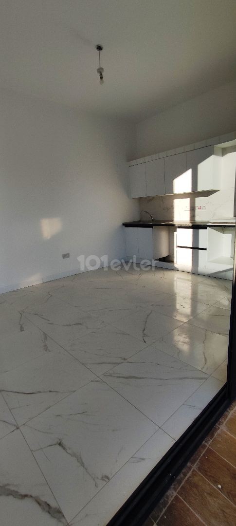 2+1 Wohnungen mit Berg / Meerblick zu verkaufen in Alsancak ab 85, 000Stg.! ** 