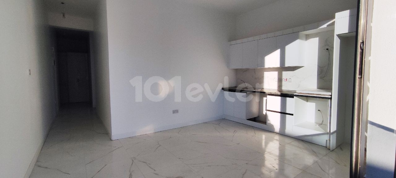 2+1 Wohnungen mit Berg / Meerblick zu verkaufen in Alsancak ab 85, 000Stg.! ** 