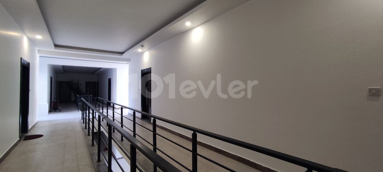 2+1 Wohnungen mit Berg / Meerblick zu verkaufen in Alsancak ab 85, 000Stg.! ** 