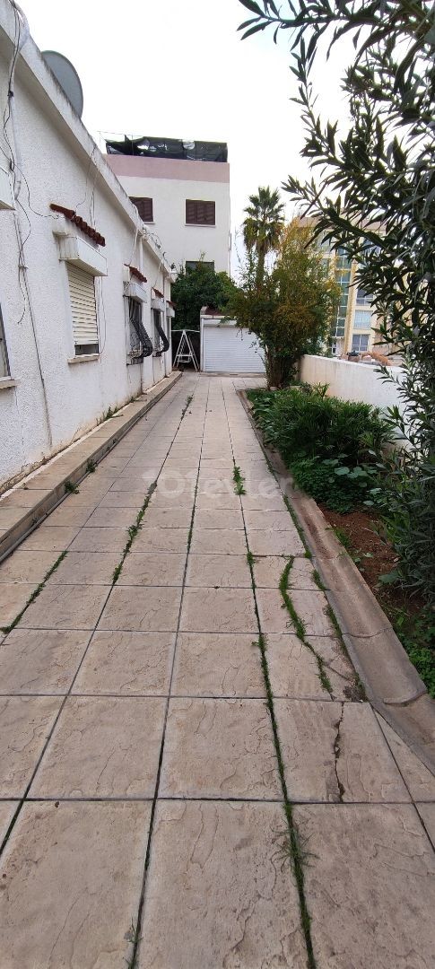 Detached House For Sale in Küçük Kaymaklı, Nicosia