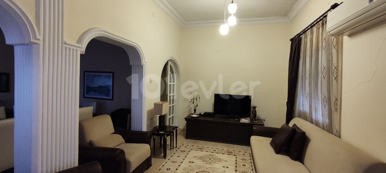 Detached House For Sale in Küçük Kaymaklı, Nicosia