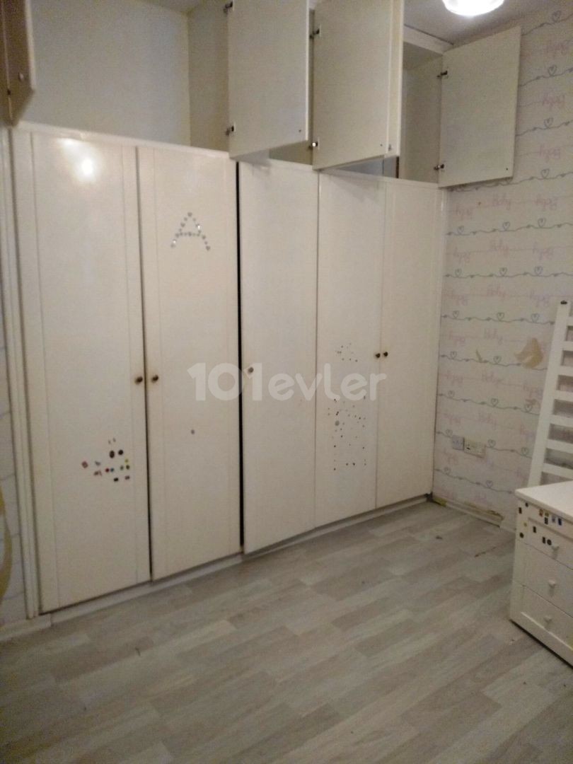 Ground floor furnished 3+1 apartment for rent in Kyrenia Center  ** 