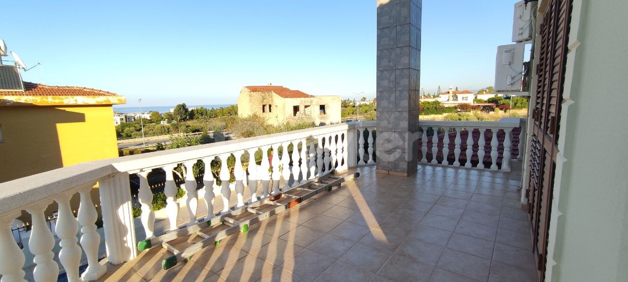 Villa with Private Pool for Rent in Edremit, 1 minute from the Ring Road