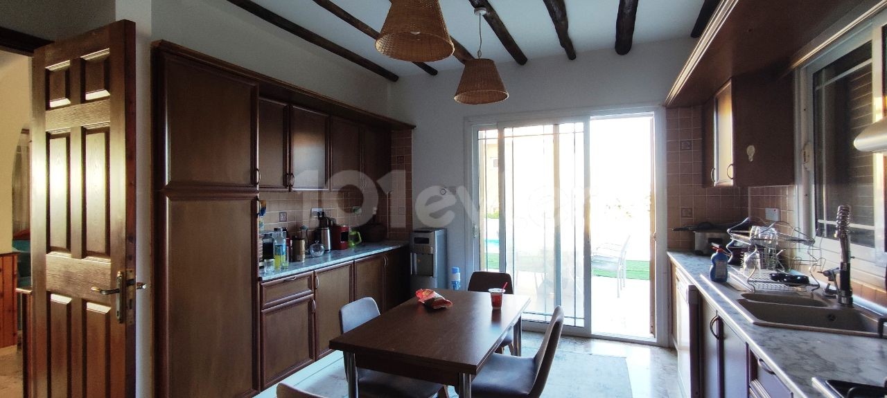 Villa with Private Pool for Rent in Edremit, 1 minute from the Ring Road