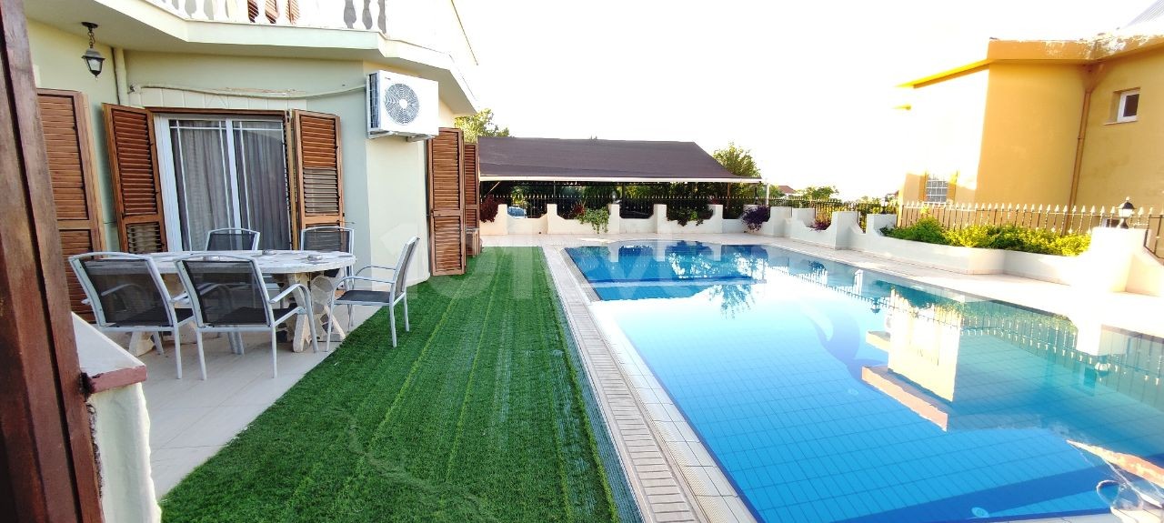 Villa with Private Pool for Rent in Edremit, 1 minute from the Ring Road