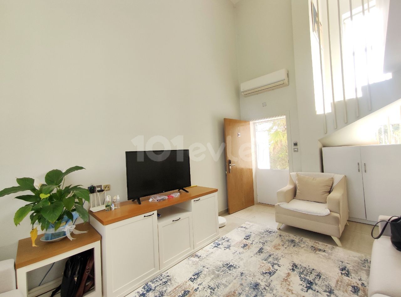 Alsancak Landing Beach - DUBLEX LOFT برای فروش در مجتمع با استخر 1+1