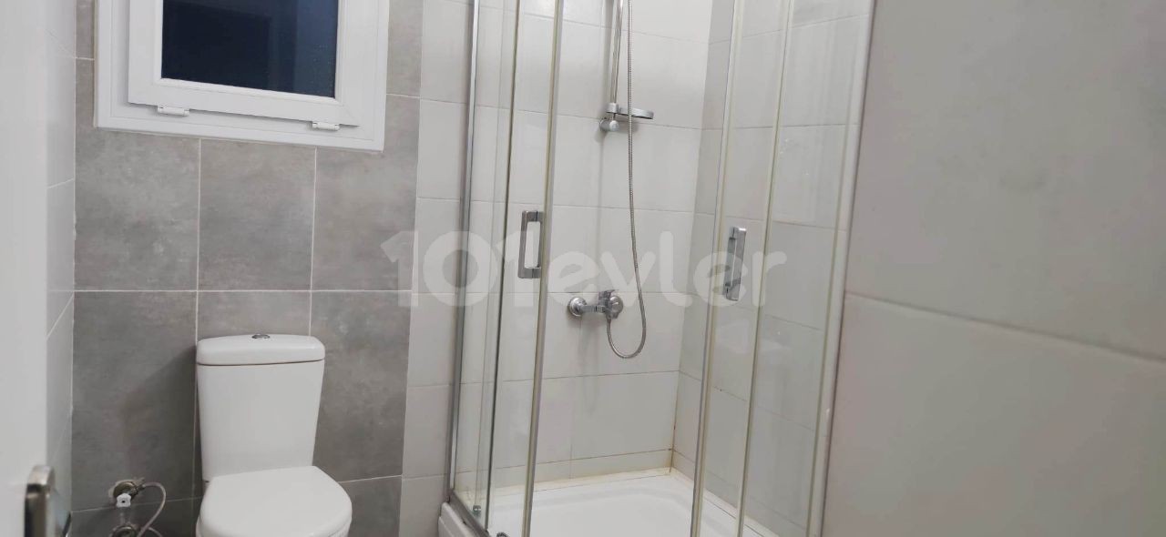 Lefkoşa Merkez de durağa 1 dakika yürüme mesafesinde kiralık  2+1