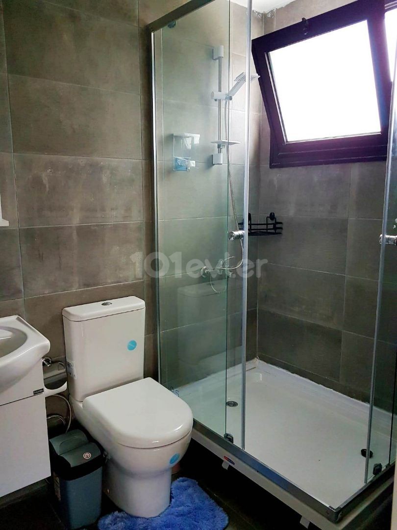 Bellapais'te Teras Kullanımlı Geniş Ferah Şık 2+1 Kiralık Daire