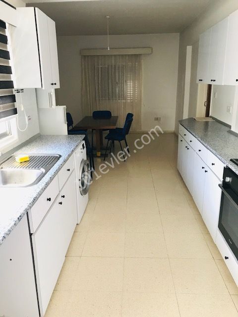 LEFKOŞA GÖNYELİ'DE MERKEZİ 2+1 KİRALIK DAİRE