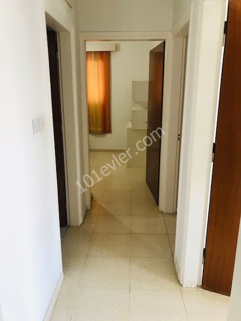 LEFKOŞA GÖNYELİ'DE MERKEZİ 2+1 KİRALIK DAİRE