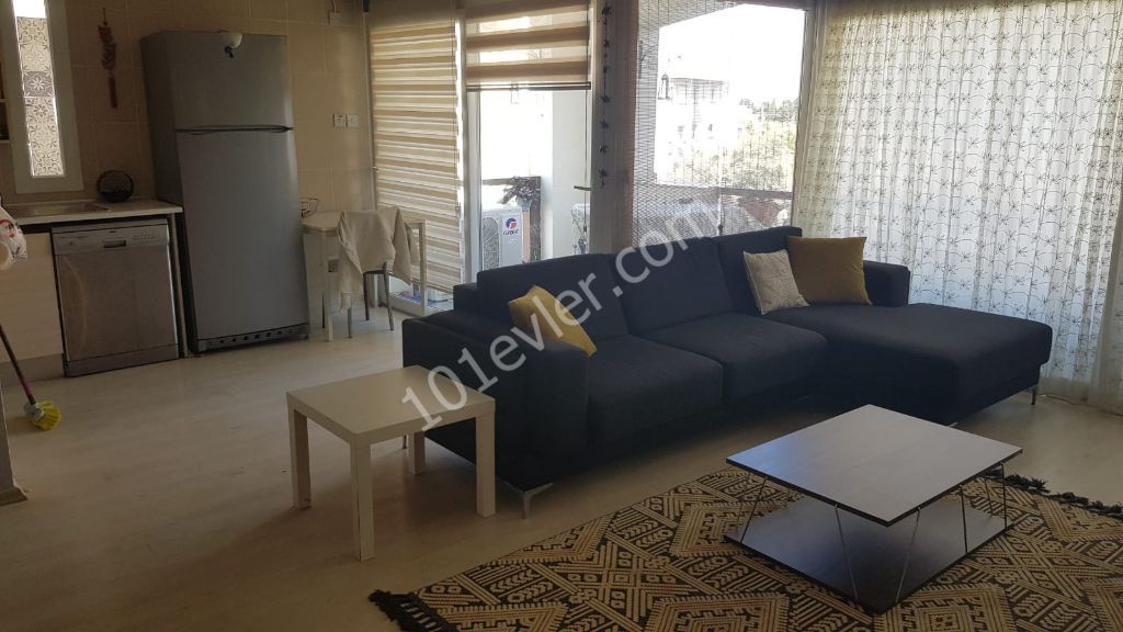 Girne Merkez'de Patalena Sitesinde 1+1 Full Eşyalı Daire - Havuzlu sitedir - Aidat Yok