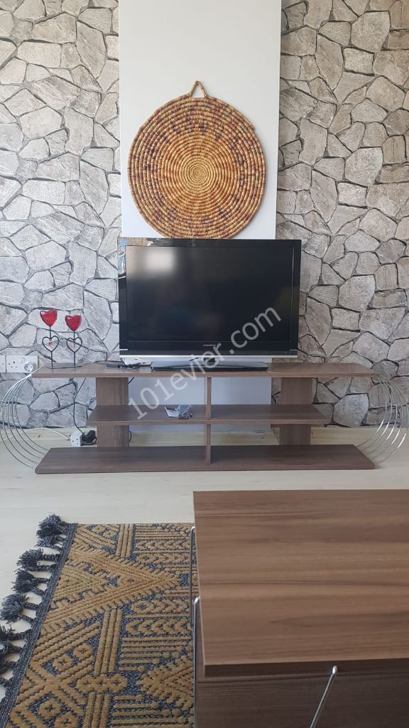 Girne Merkez'de Patalena Sitesinde 1+1 Full Eşyalı Daire - Havuzlu sitedir - Aidat Yok