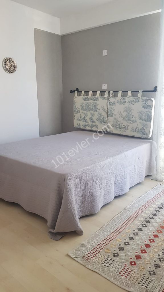 Girne Merkez'de Patalena Sitesinde 1+1 Full Eşyalı Daire - Havuzlu sitedir - Aidat Yok