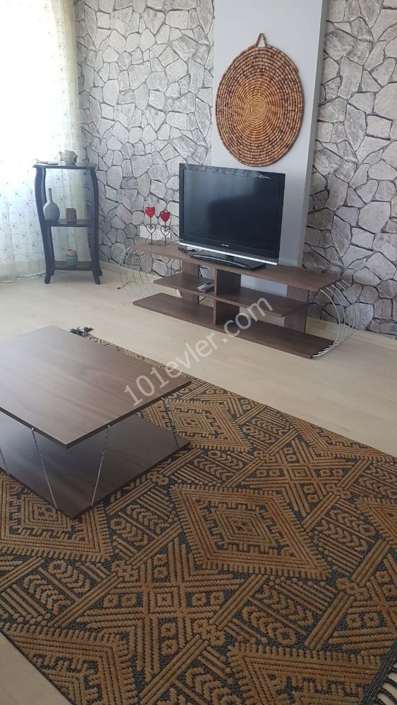 Girne Merkez'de Patalena Sitesinde 1+1 Full Eşyalı Daire - Havuzlu sitedir - Aidat Yok