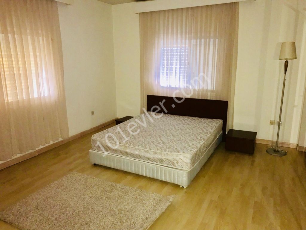 Ortakoyde  Şömineli 260 m2 Penthouse !