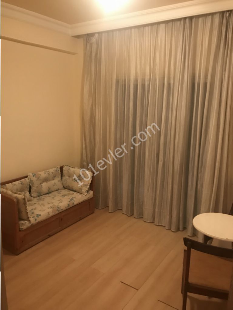 Durakların dibinde 3+1 eşyalı Lefkoşa Merit Hotel civarı Kumsal bölgesinde