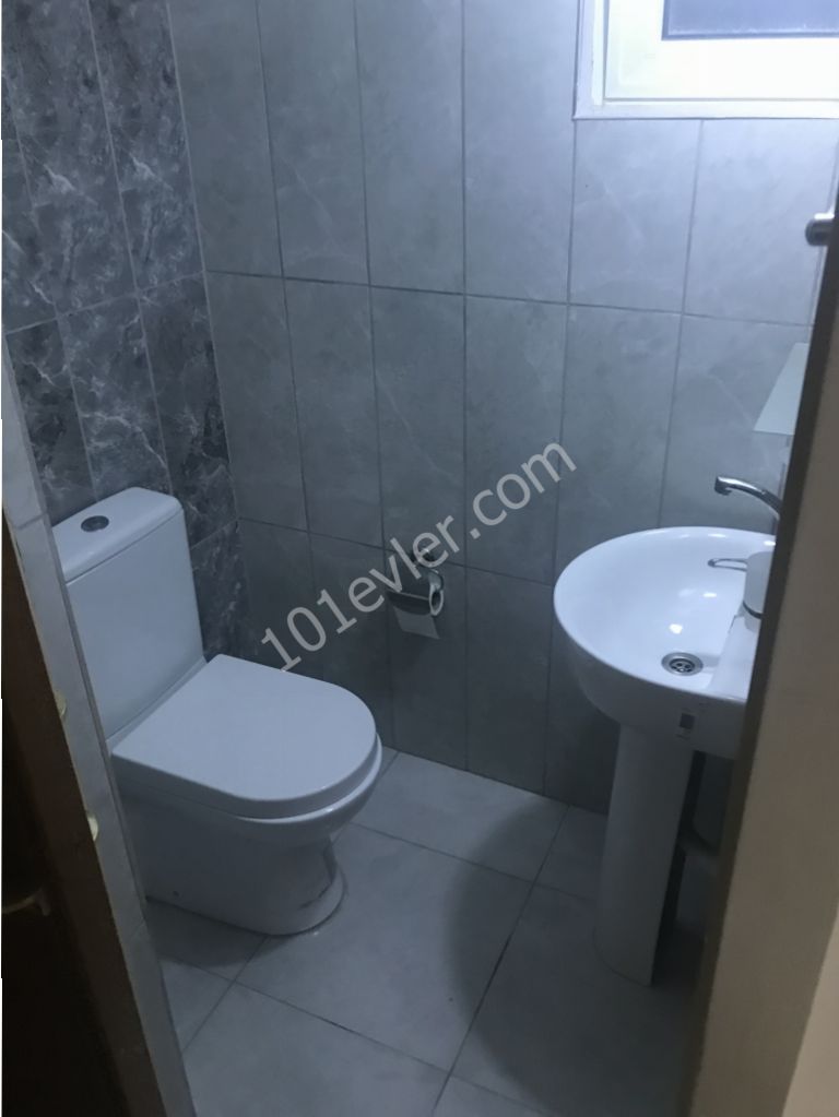 Durakların dibinde 3+1 eşyalı Lefkoşa Merit Hotel civarı Kumsal bölgesinde