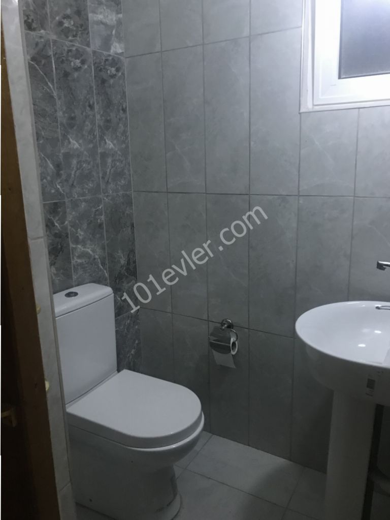 Durakların dibinde 3+1 eşyalı Lefkoşa Merit Hotel civarı Kumsal bölgesinde