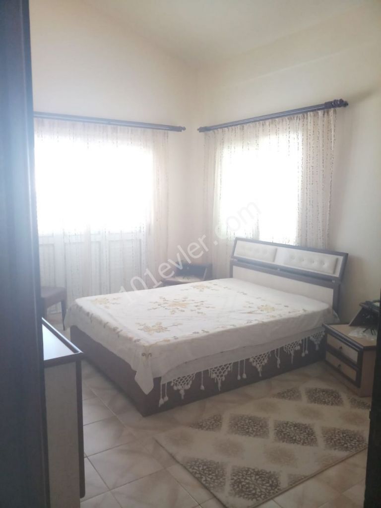 Girne Bogaz da Mustakil  Bahçeli  Turk kocanli Villa KDV ödenmiş 4 TARAFI Bahçe  -Tadilat Gerektirmez +90 542 861 62 72   -   +90 533 843 21 39  