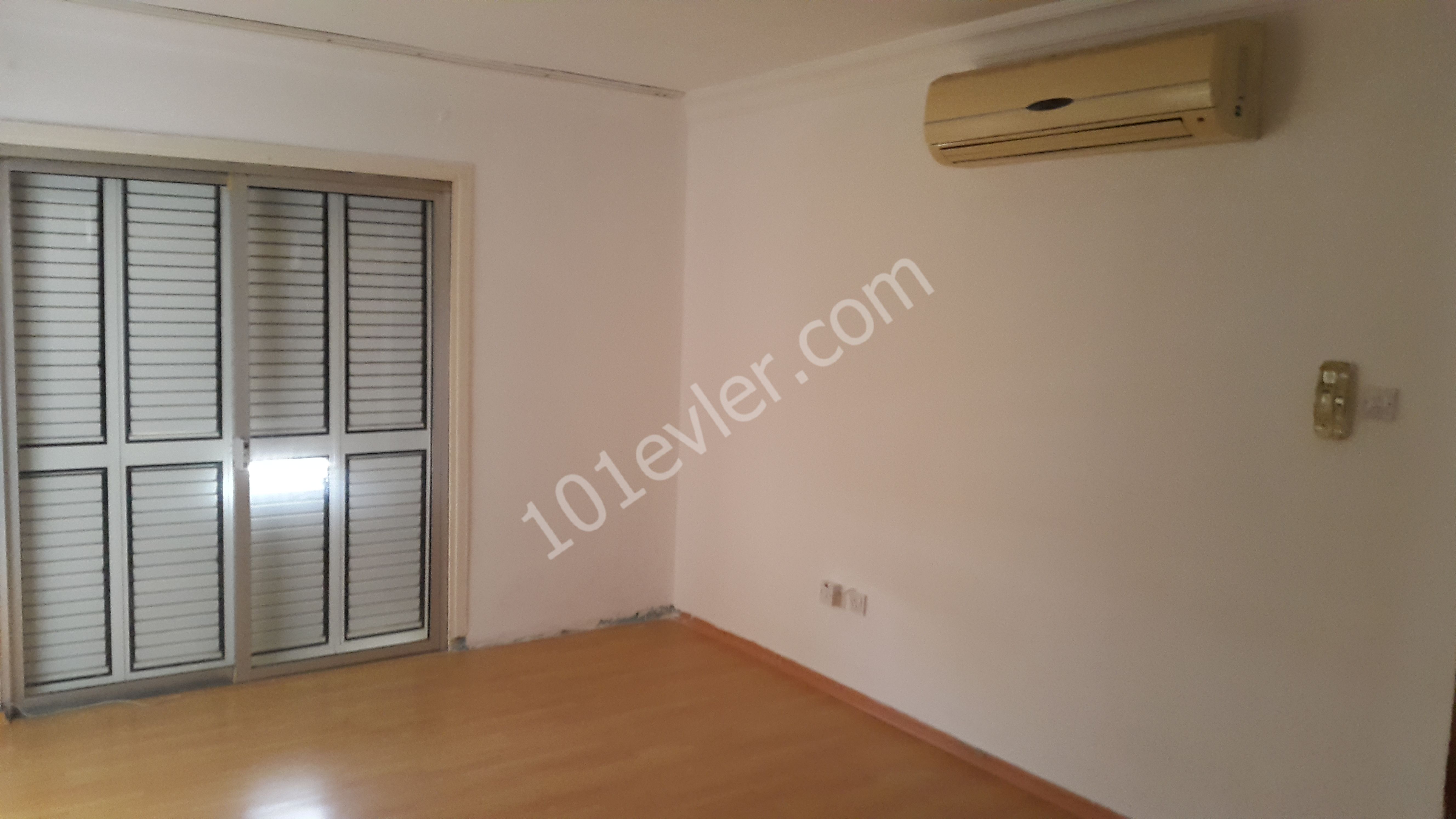 Flat To Rent in Köşklüçiftlik, Nicosia