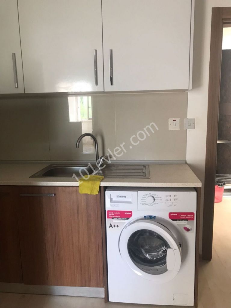 (2+1) flat for rent in Nicosia,with good equipment very close to bus stops and Dereboyu Africans are welcome !