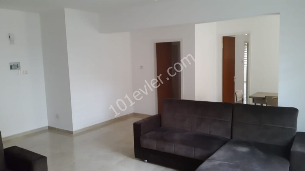 Köşklüçiftlik'te, merkezi lokasyonda, (2+1) - (115 m2) aylık kiralık eşyasız  daire...