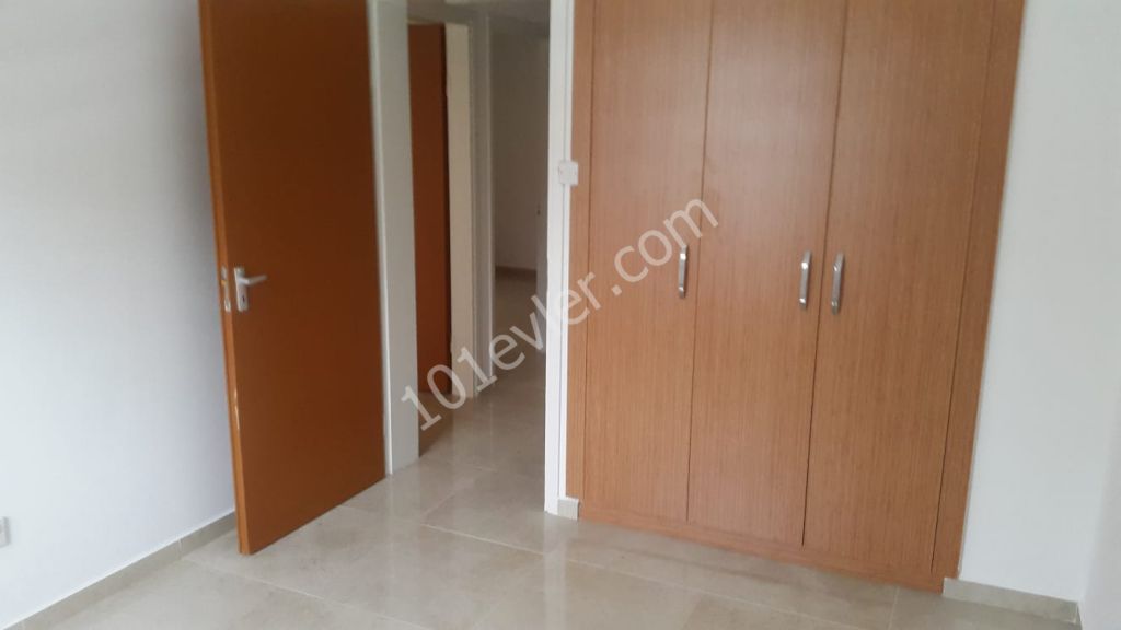 Köşklüçiftlik'te, merkezi lokasyonda, (2+1) - (115 m2) aylık kiralık eşyasız  daire...