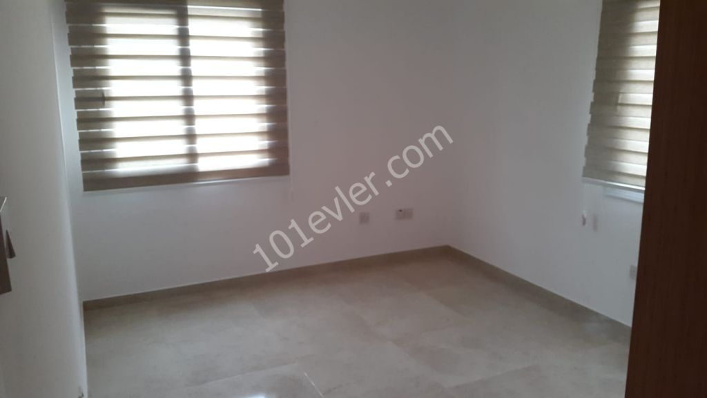 Köşklüçiftlik'te, merkezi lokasyonda, (2+1) - (115 m2) aylık kiralık eşyasız  daire...