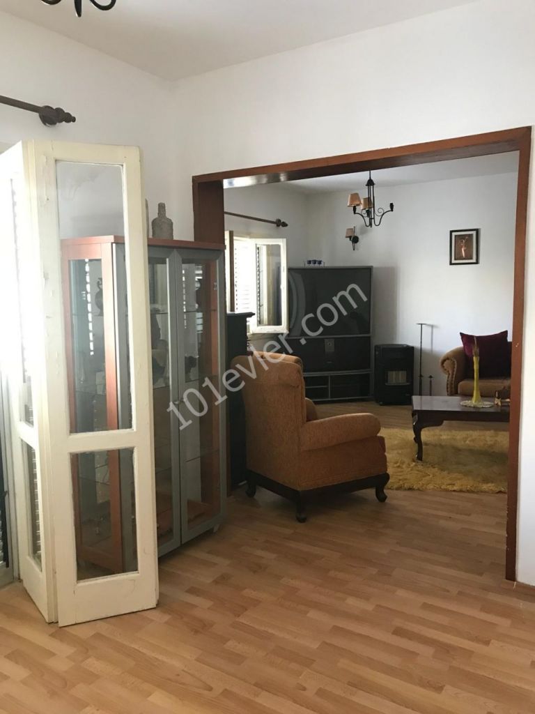 Dereboyu Köşklüçiftlik'te, ful eşyalı ,(142) m2 (3+2) ferah, 3 balkonlu daire