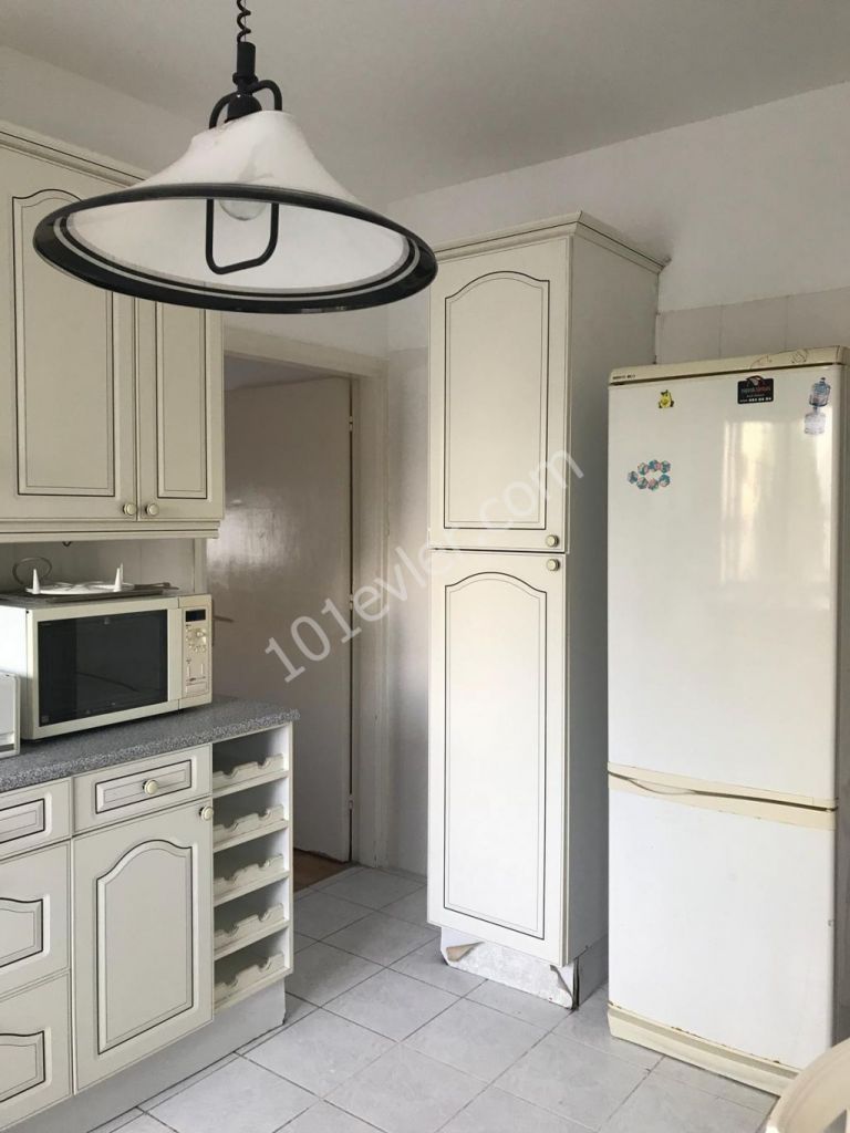 Dereboyu Köşklüçiftlik'te, ful eşyalı ,(142) m2 (3+2) ferah, 3 balkonlu daire