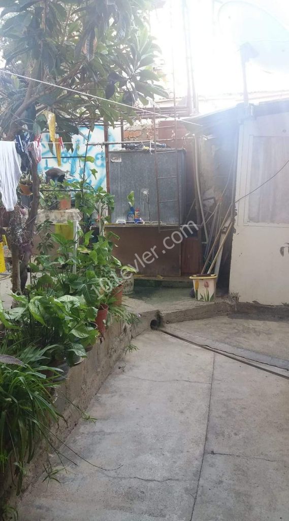 Detached House For Sale in Lefkoşa Surlariçi, Nicosia