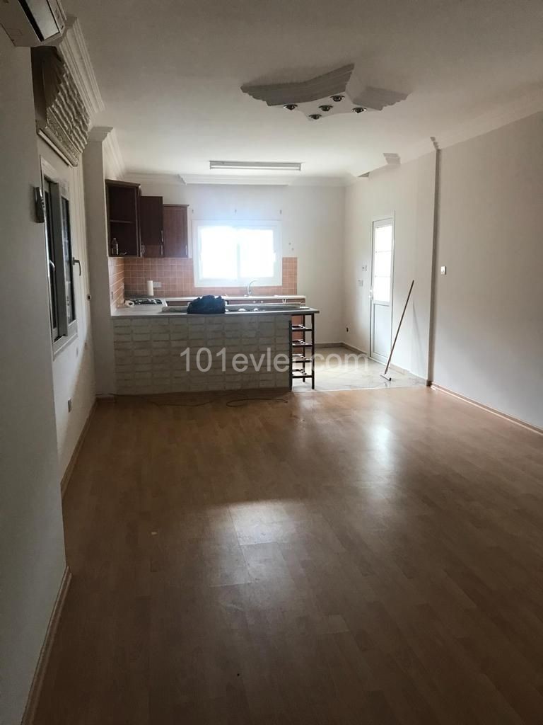 Lefkoşa'nın En Gözde Yeri Olan Ortaköy Bölgesi'nde Aylık Ödemeli Bahçeli  İkiz Villa (0533 843 21 39  -  0542 861 62 72)