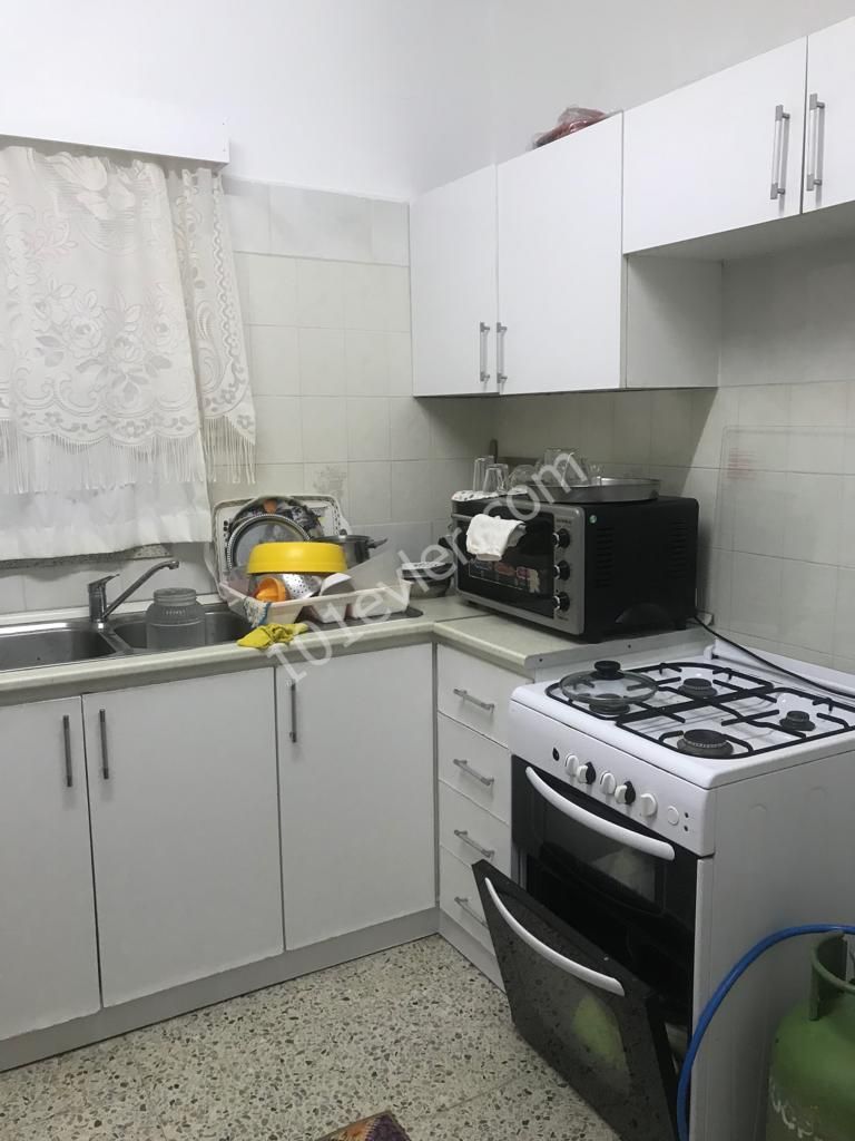 Yenikent'te (3+1)  Türk Tapulu levent Apartmanlarında  Daire ( Takasa Açık)