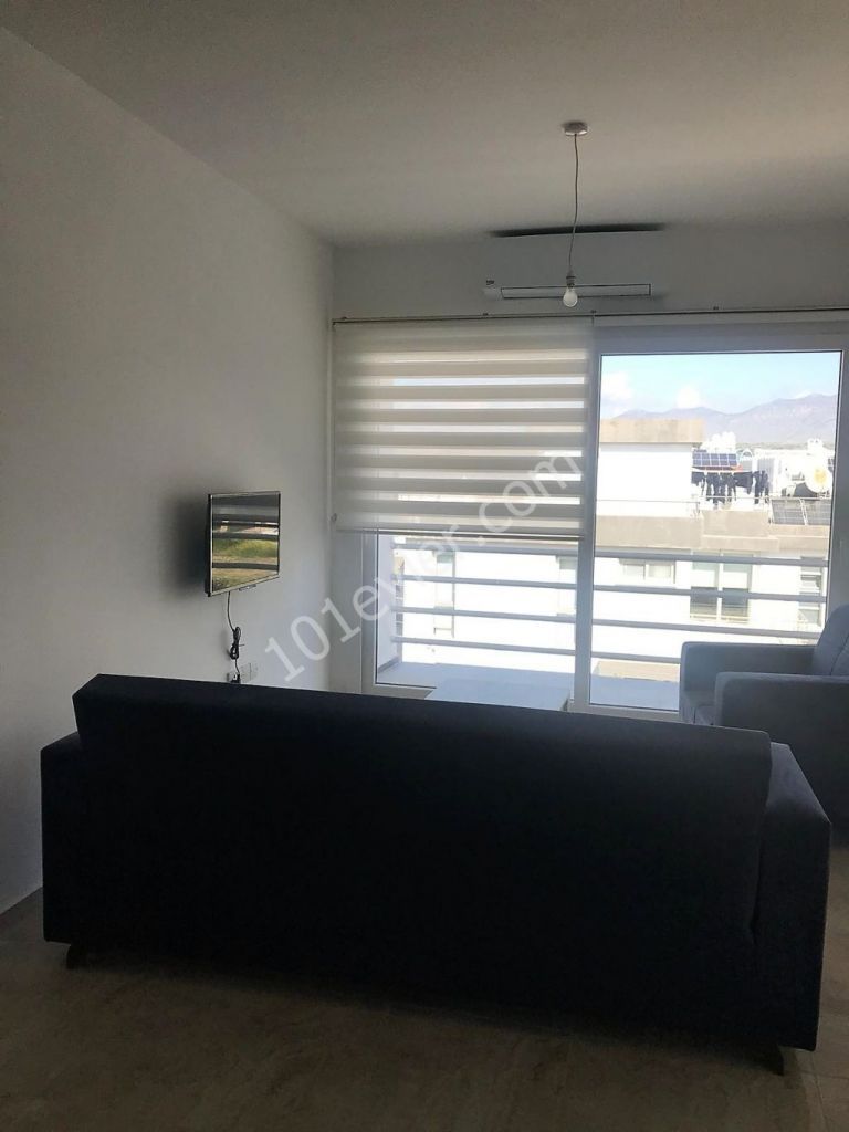 Lefkoşa Göçmenköy Bölgesinde 80 m2  Eşyalı ,2+1  Daire