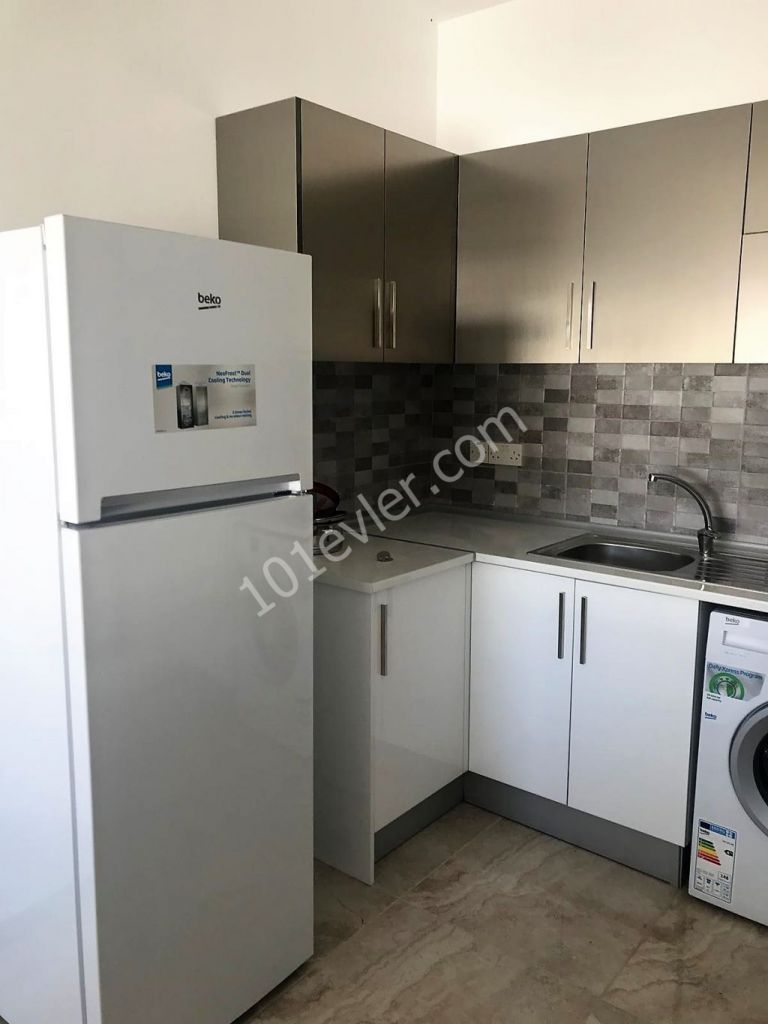 Lefkoşa Göçmenköy Bölgesinde 80 m2  Eşyalı ,2+1  Daire